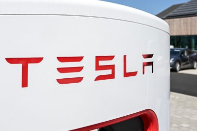 Tesla decreases the price of FSD beta to $12,000