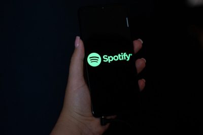 Spotify strips lyrics from free tier for some users in new 'test'